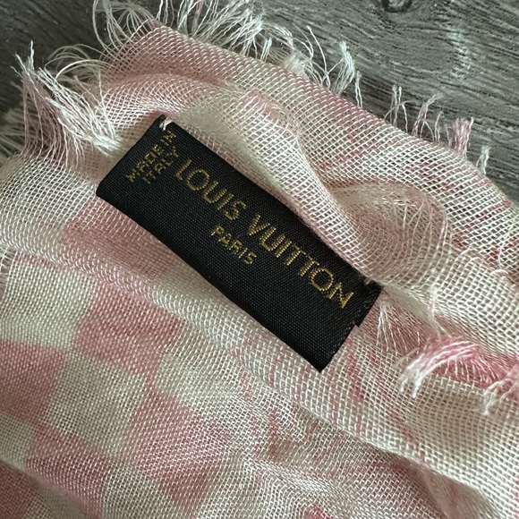 Pink and creme Louis Vuitton Damier Alize stole - Picture 3 of 4